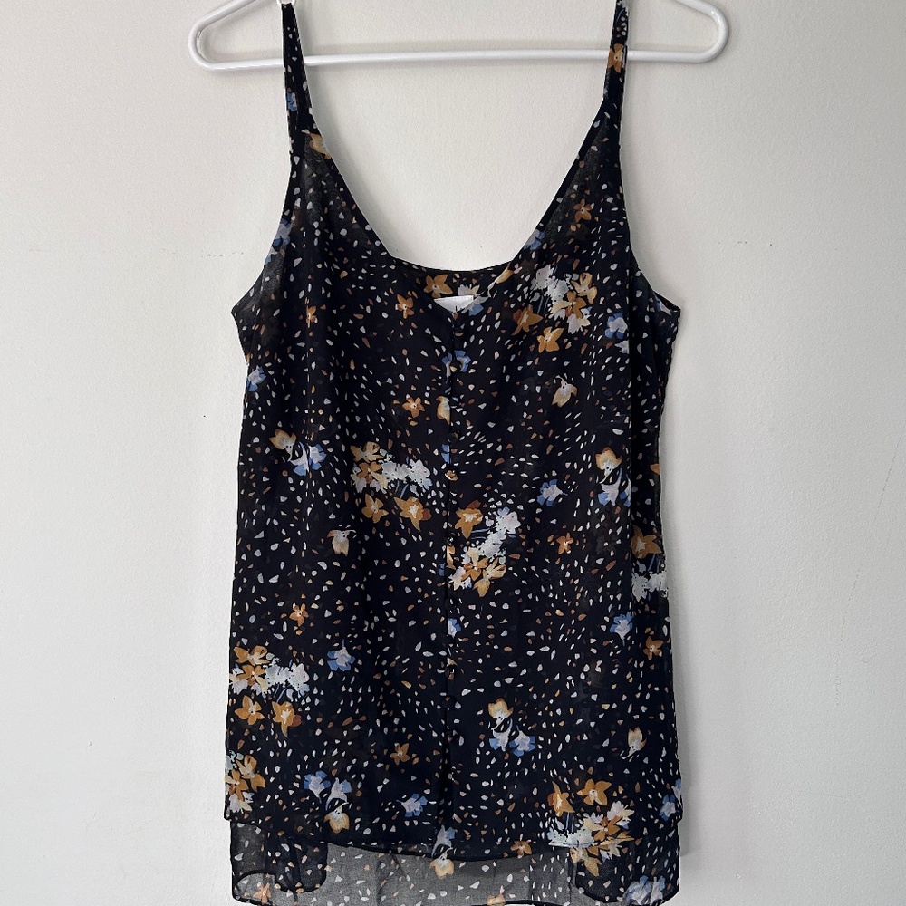 🌻Spaghetti Strap Floral Faux Button Top